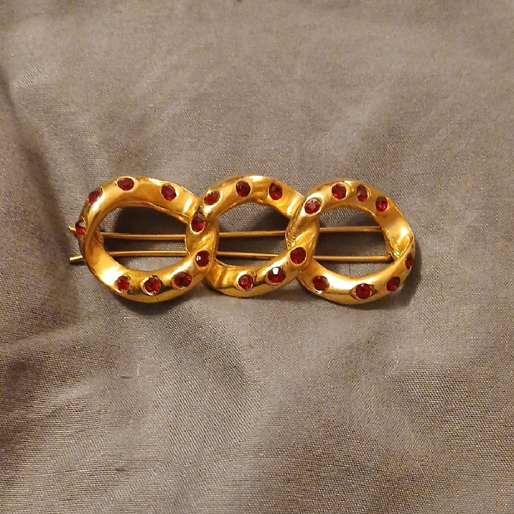 Triple Circle Gold and Red Hair Clip